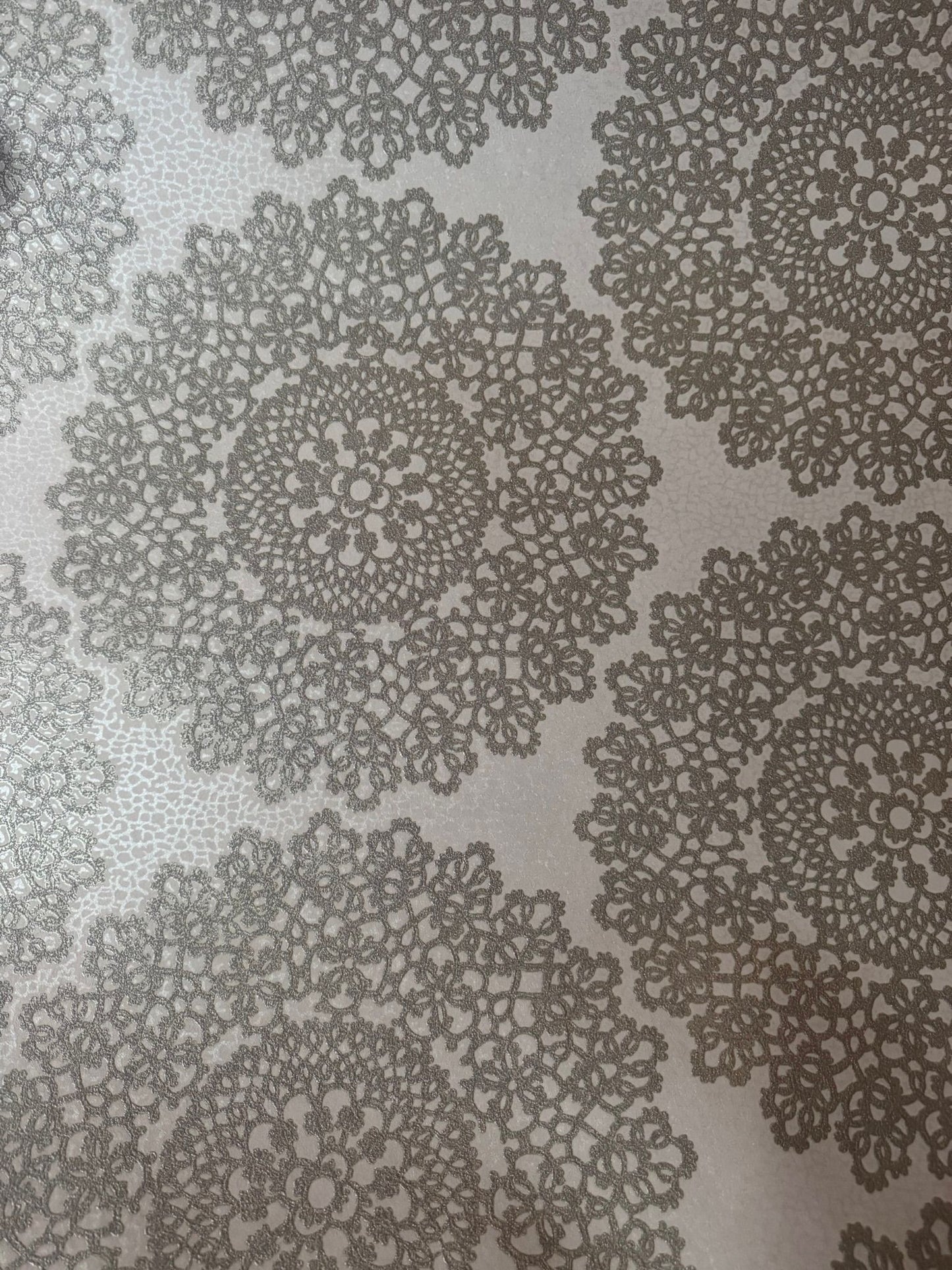 Mandala Heather - glistening Taupe Wallpaper